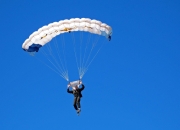 棋牌游戏-新星闪耀与王朝余晖，杰伦格林爆发背后的马刺式胜利哲学