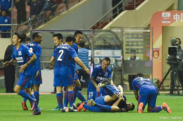 包含申花客场输球，积分榜位置稍有下滑的词条