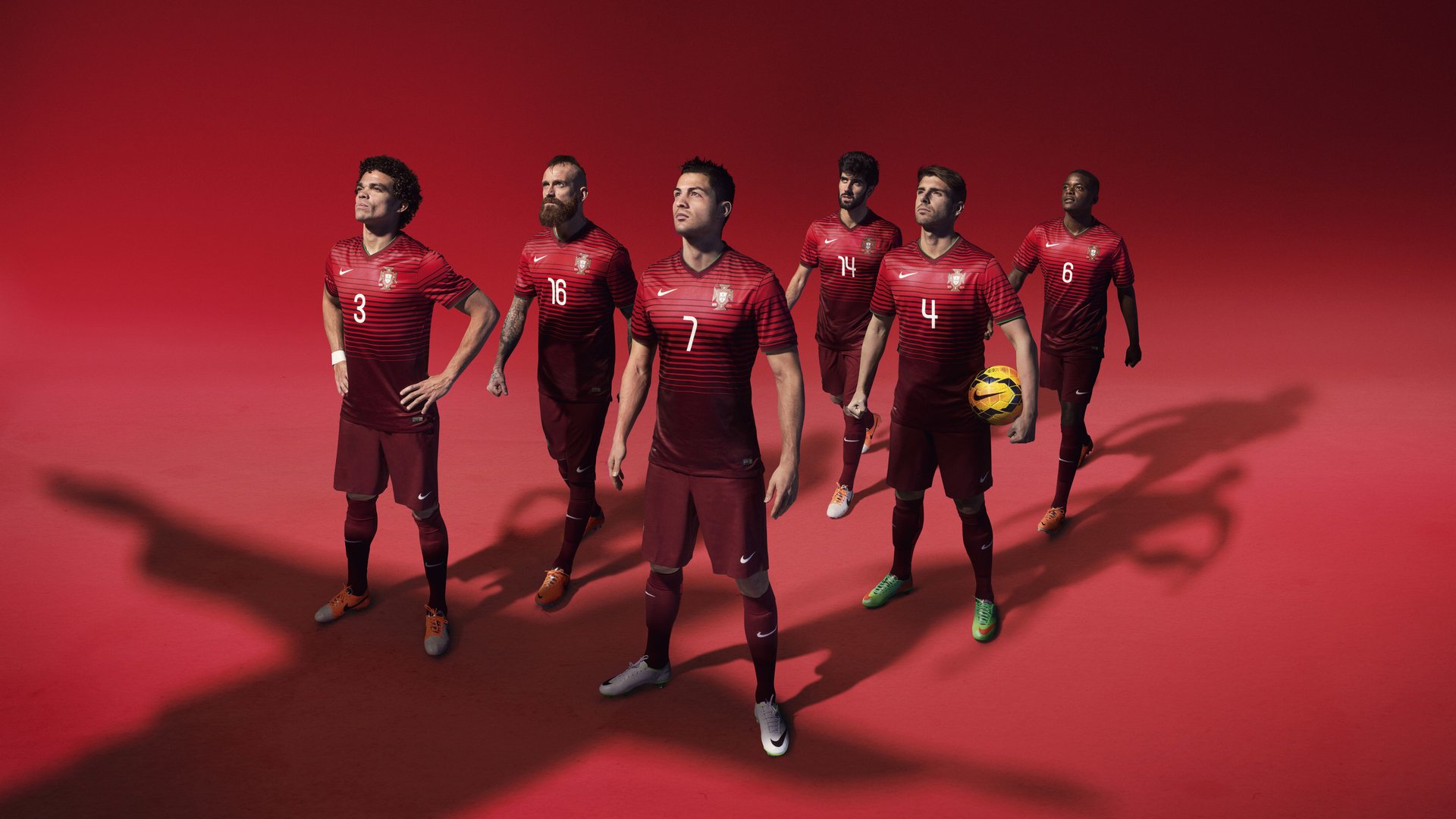 孤勇者的逆袭，周冠宇扛起全队，迈凯伦绝境翻盘红牛二队